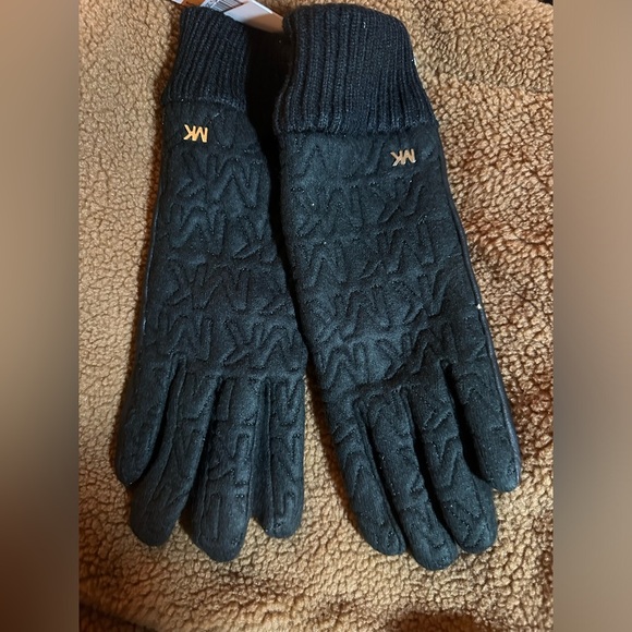 NWT MICHAEL KORS QUILTED LOGO DRIVING GLOVES WITH LEATHER TRIM BLACK - Picture 3 of 5